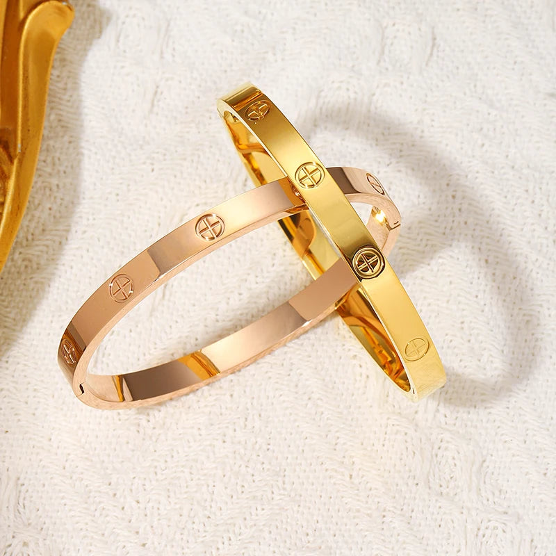 Aurelia  Bangle