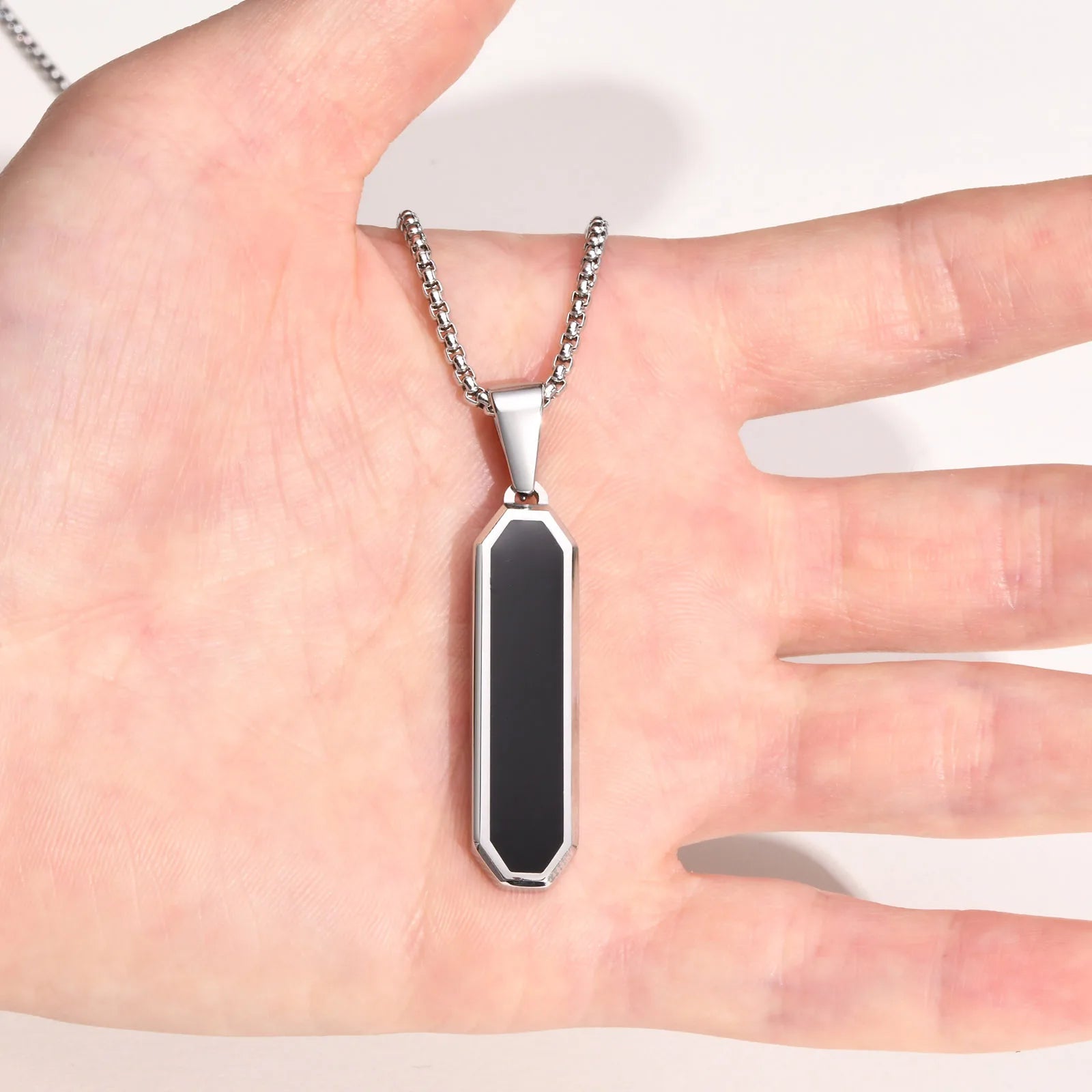 Royal Jewlz Darksteel Pendant - Luxurious and elegant jewelry piece with exquisite craftsmanship