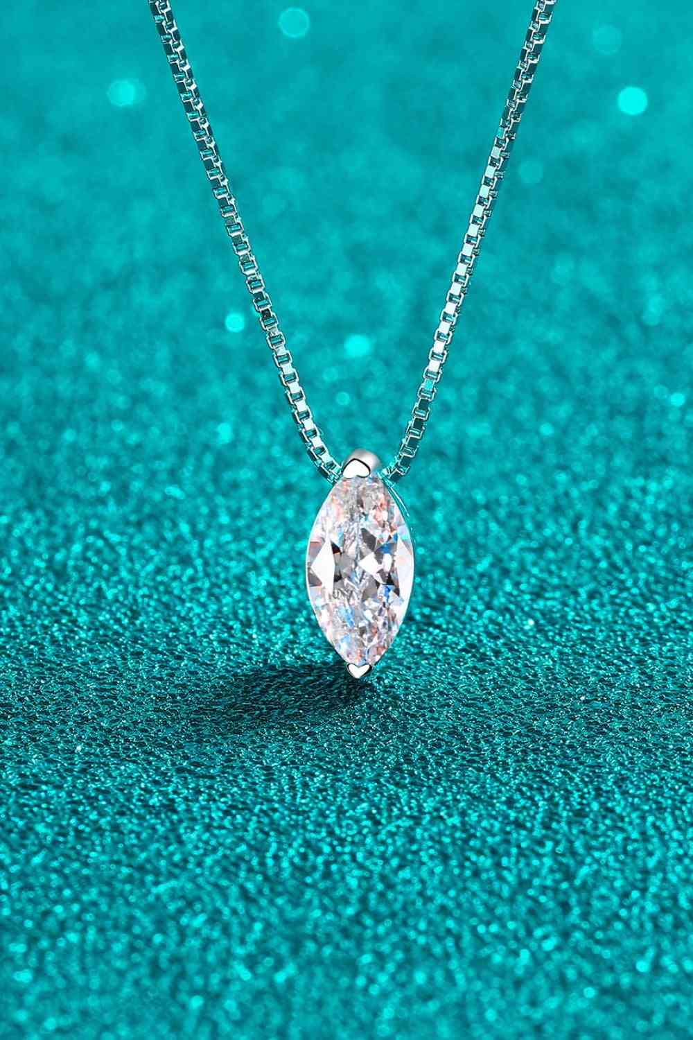 Aurora Adorn: 1-Carat Moissanite Necklace