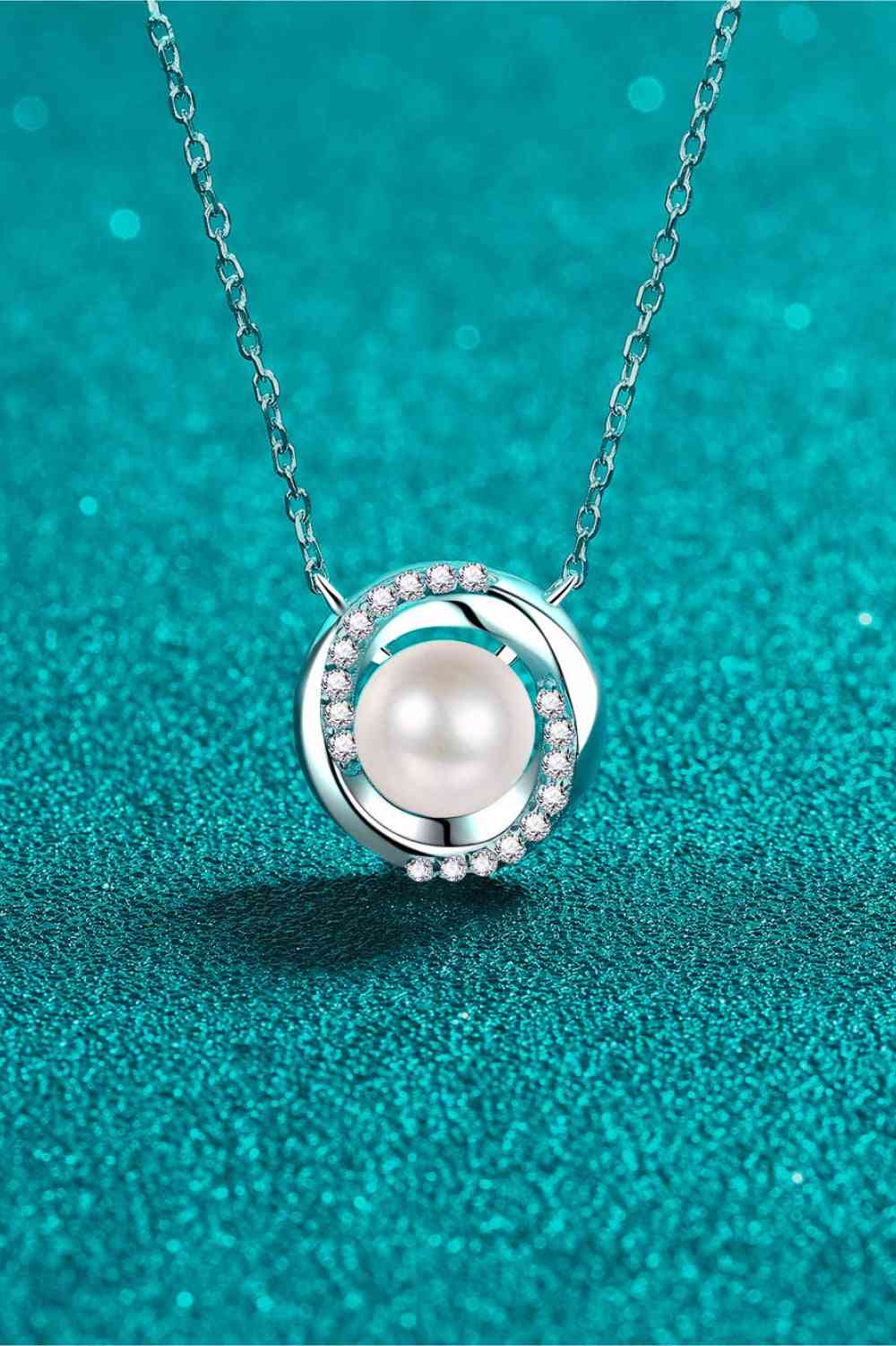 Lustrous Moonlight Moissanite Pearl Necklace