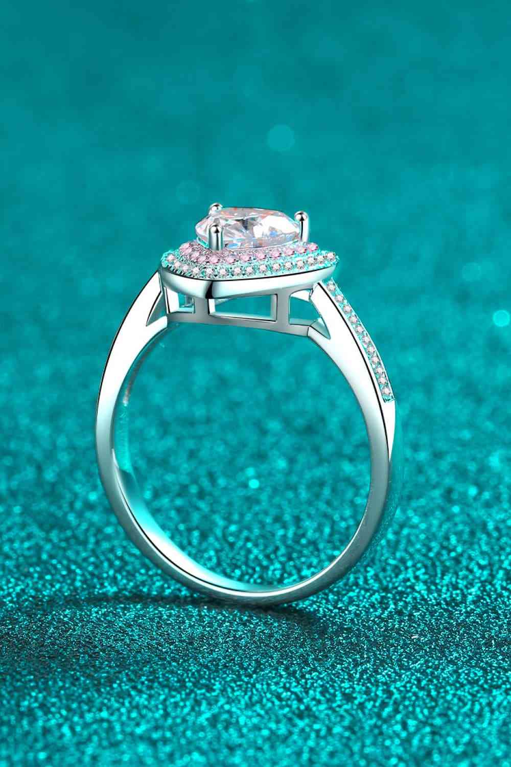Heartfelt Radiance: 1 Carat Moissanite Ring
