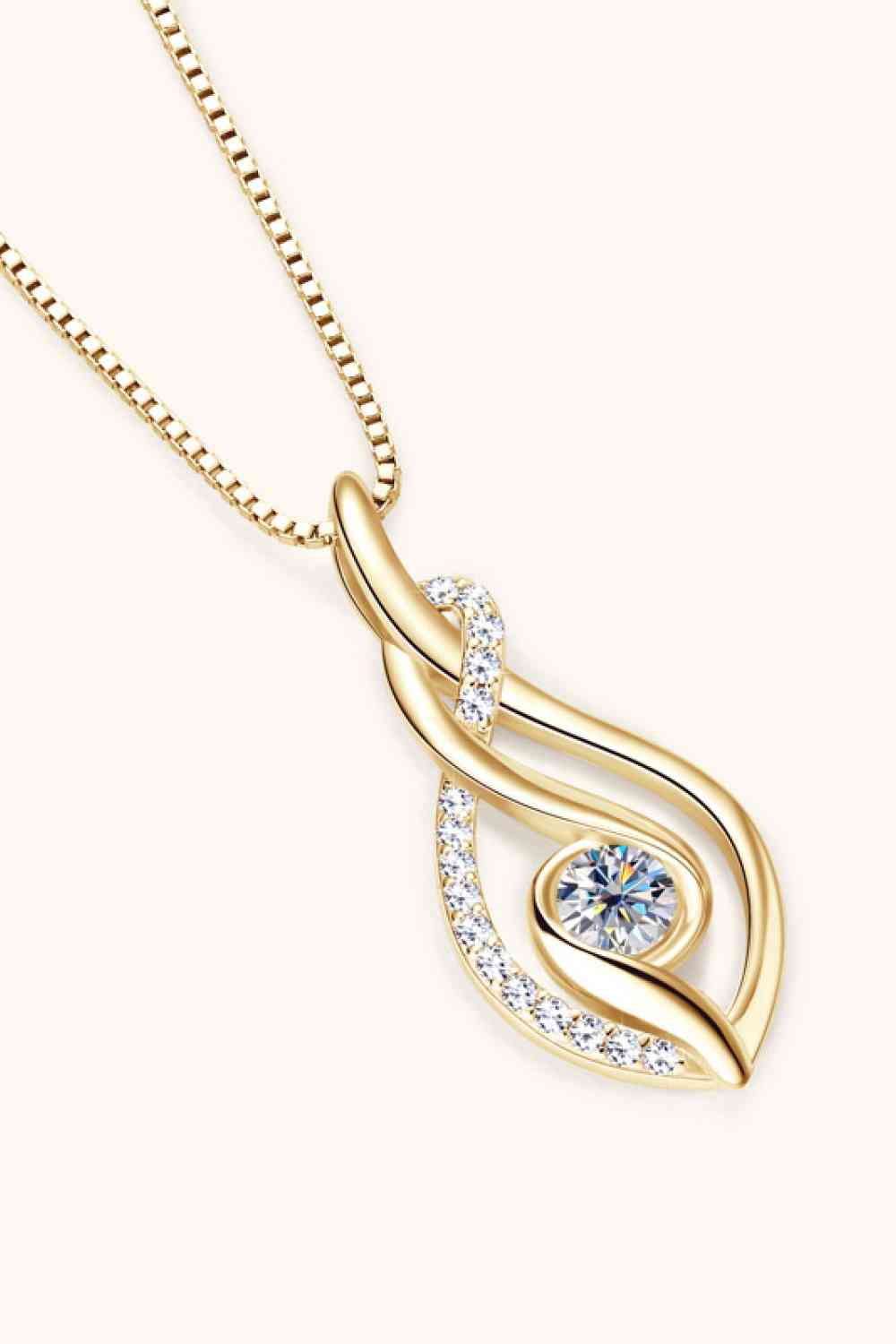 Celestial Glow: Moissanite Necklace